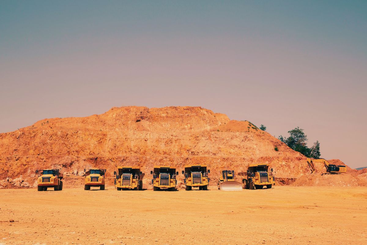 Mining trucks Mining trucks